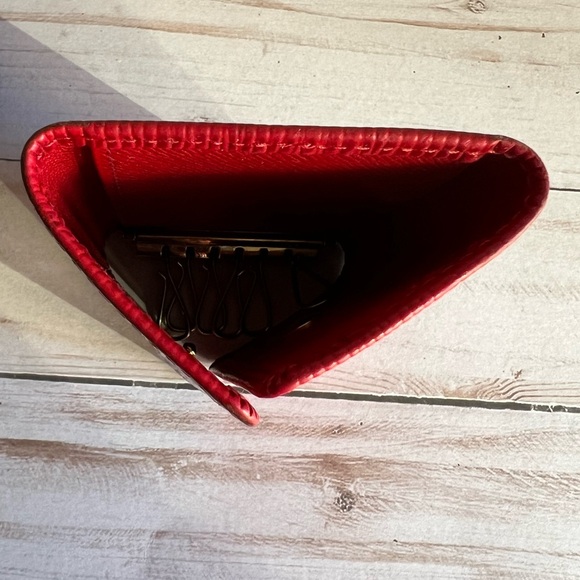 Louis Viutton Red Epi Key Holder - 6 Keys - Picture 12 of 15